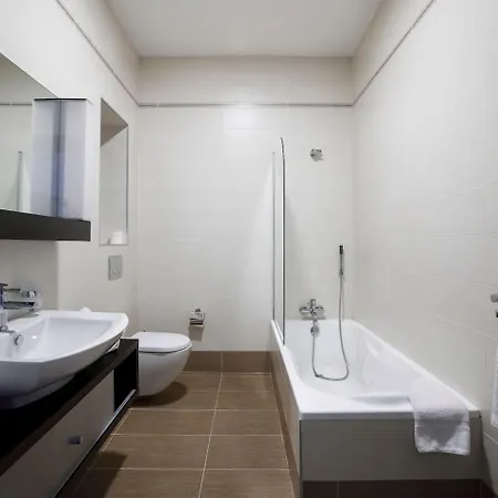 度假居 602 3bed Seafront With Pool By Homely