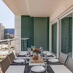 602 3bed Seafront With Pool By Homely