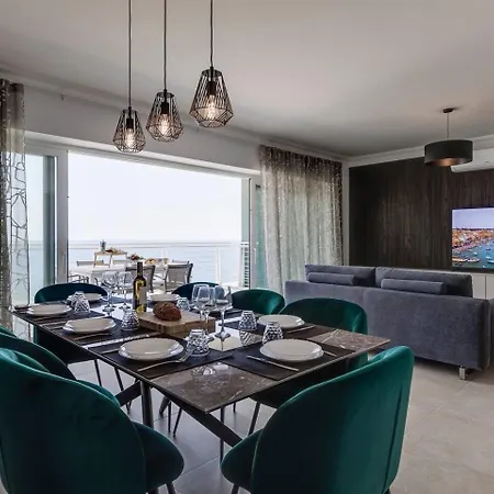 Дом отдыха 602 3bed Seafront With Pool By Homely Слима