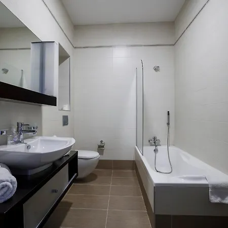 602 3bed Seafront With Pool By Homely 度假居