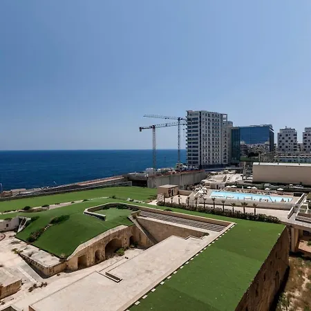 Hébergement de vacances 602 3bed Seafront With Pool By Homely Sliema