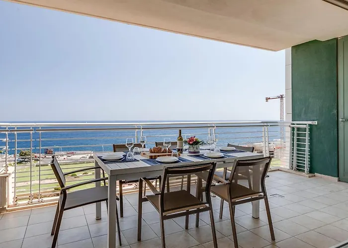 Holiday home 602 3bed Seafront With Pool By Homely