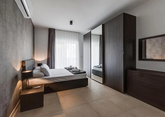 602 3bed Seafront With Pool By Homely Hébergement de vacances *