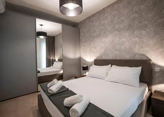 Hébergement de vacances 602 3bed Seafront With Pool By Homely Sliema