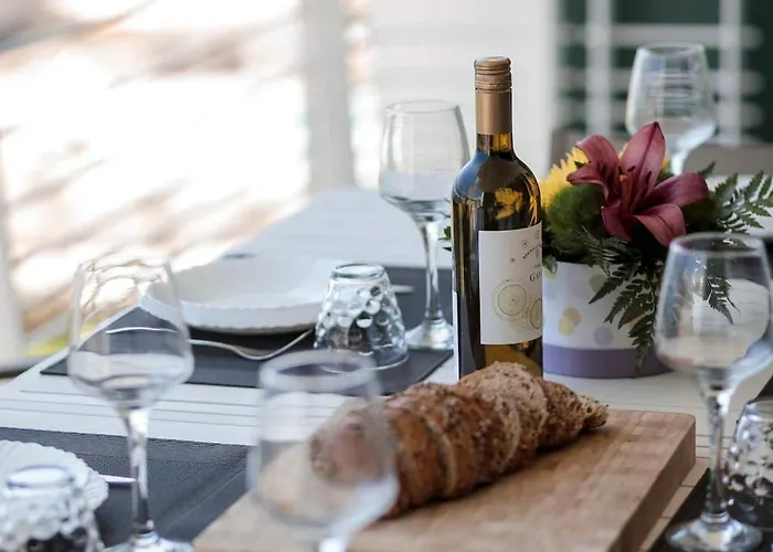 Hébergement de vacances 602 3bed Seafront With Pool By Homely *